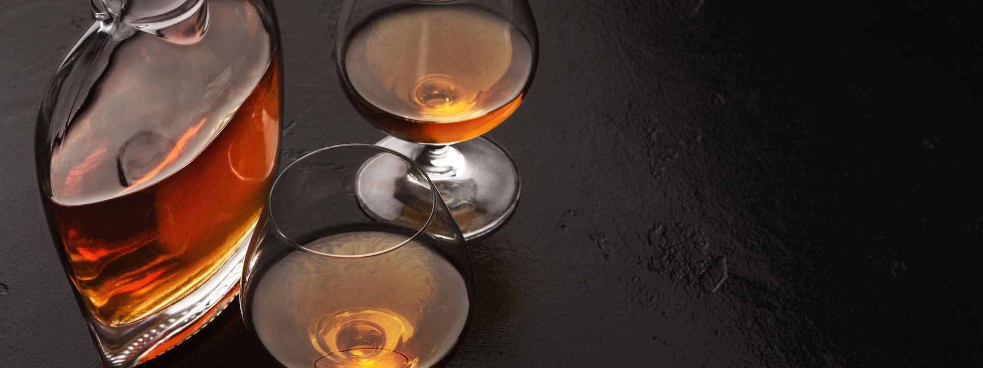 BAR_A_SPIRITUEUX_WHISKY_RHUM_SPIRITUEUX_COMPOSES_3 2000X750 | L'Alambic Qu’est-ce qu’un rhum d’exception et comment le reconnaître ? Belfort
